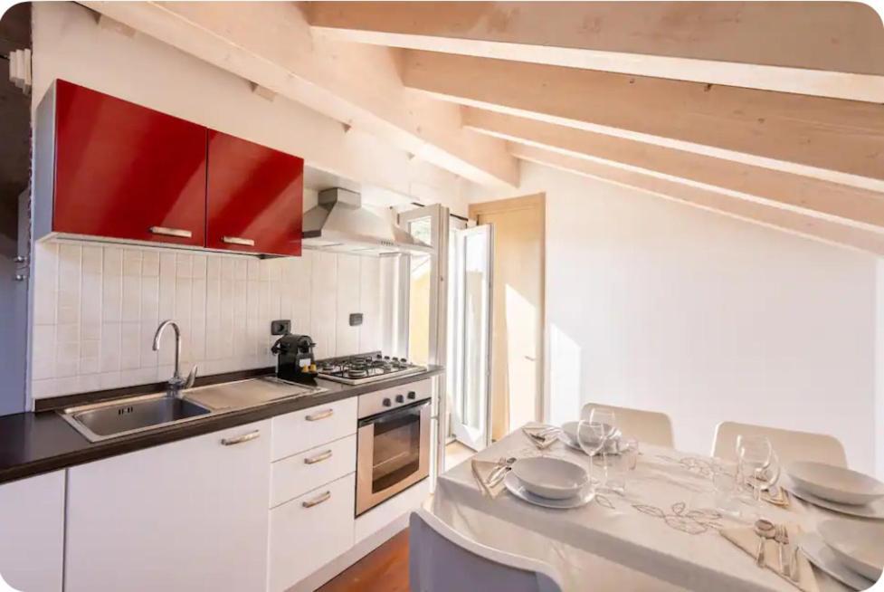 Mansarda Ivy Apartman Finale Ligure Kültér fotó